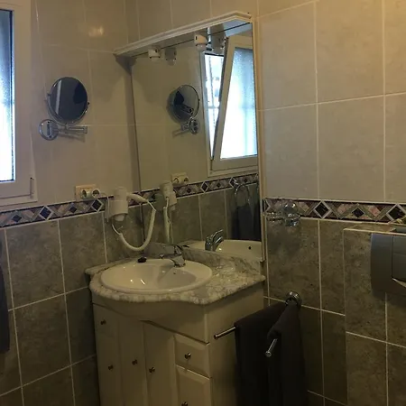 Over The Sunrise Apartment
